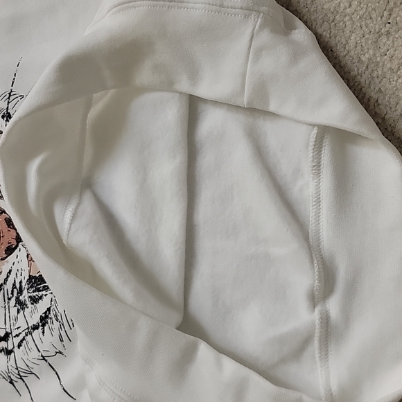 ELLANDEMM Sweatshirt - Picture 6 of 6